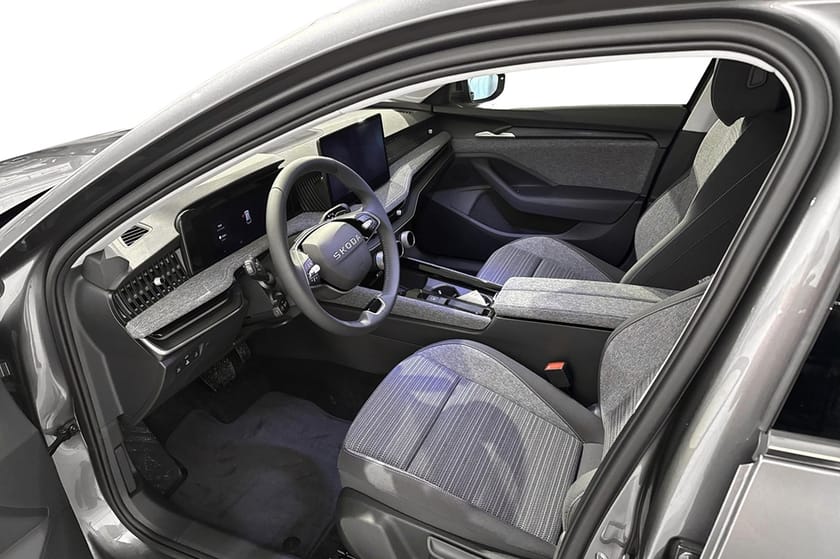 Bild 5 av Škoda Superb iV Kombi SELECTION 1,5 TSI 204 HK 6 VXL DSG / LAGERBIL
