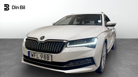 Škoda Superb iV Kombi Style 1,4 TSI Business Drag Värmare B-kamera