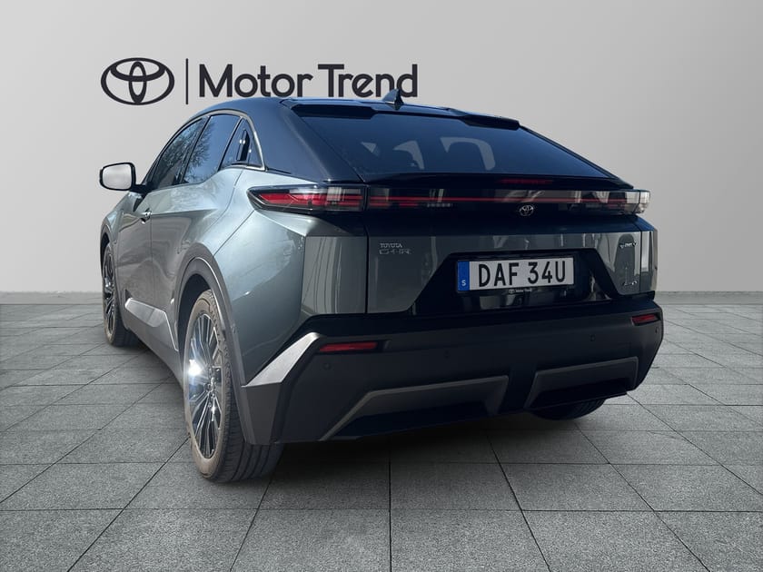 Bild 4 av Toyota C-HR+ EXECUTIVE AWD PANORAMA JBL