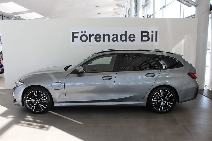 Bild 3 av BMW 330e xDrive Touring 4,95 ränta M Sport HiFi PDC Rattvärme