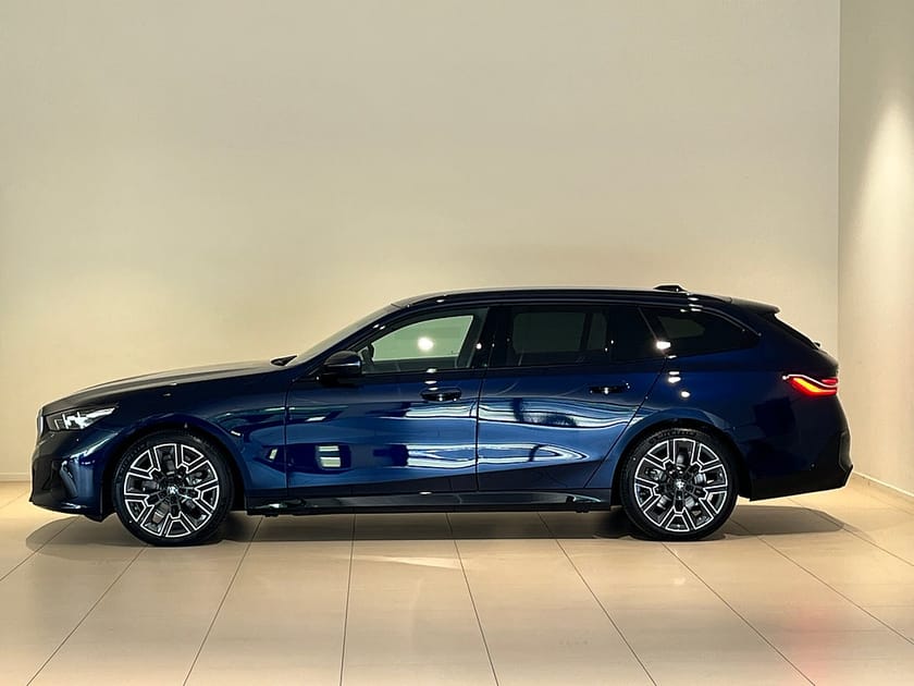 Bild 2 av BMW 520d xDrive Touring 520 xDrive, Värmare,Drag, Adpt Fart, Harman Kardon
