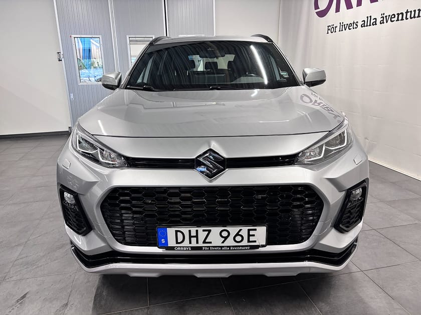 Bild 3 av Suzuki Across Plug-in Hybrid Laddhybrid 75km AWD, Inclusive, Skinn, Dragkrok, V-hjul