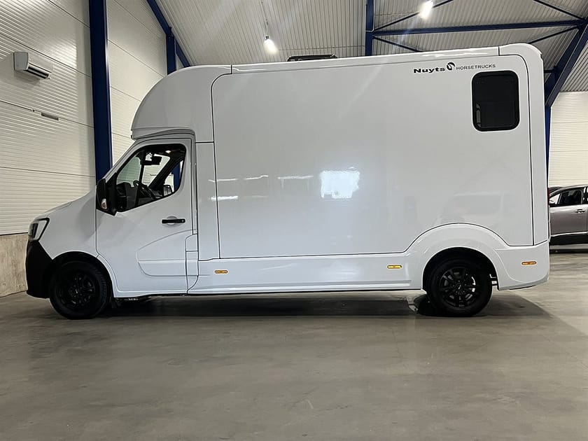 Bild 5 av Renault Master Chassi Cab 2.3 dCi 163 HK / Nuyts / 5-Sits / B-Kort / Leasebar /