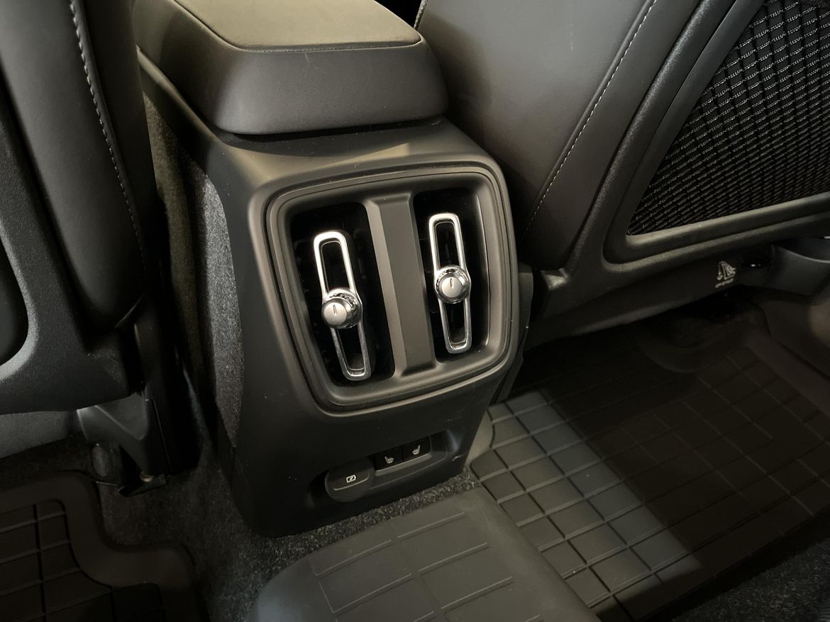 Volvo XC40 2024 - miniatyr 10