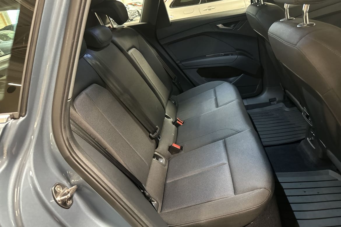 Audi Q4 e-tron 2023 - miniatyr 16