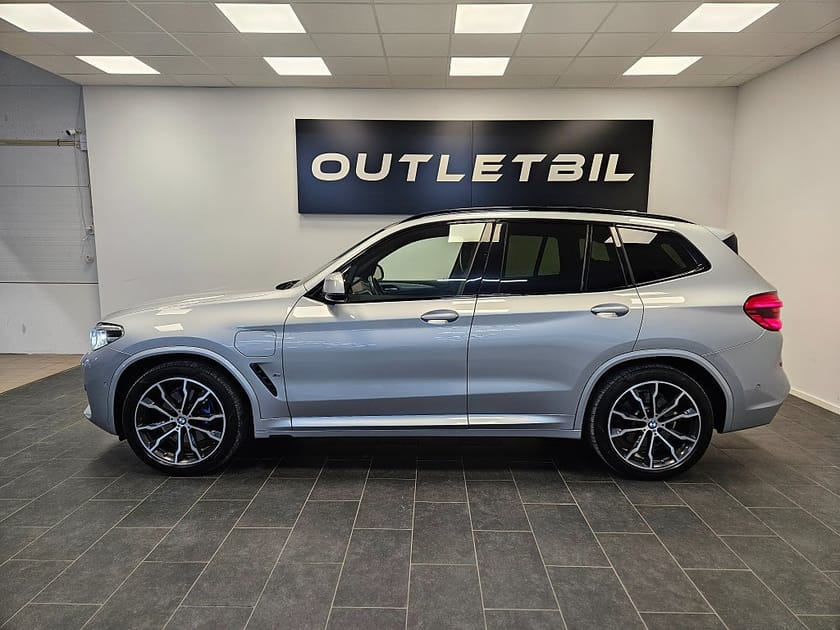 Bild 2 av BMW X3 xDrive30e M sport 292hk Navi Drag Nypris: 730.100kr