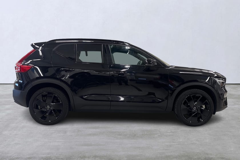 Bild 3 av Volvo EX40 Twin Motor Performance M Plus Black Edt