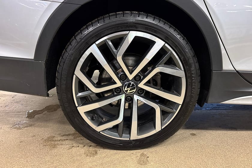 Bild 5 av Volkswagen Golf Alltrack 2.0 TSI 4Motion / Panorama / Matrix / Harman Kardon