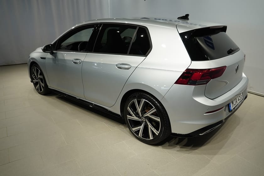 Bild 3 av Volkswagen Golf 1.5 eTSI R-Line / Drag / Kamera MM!