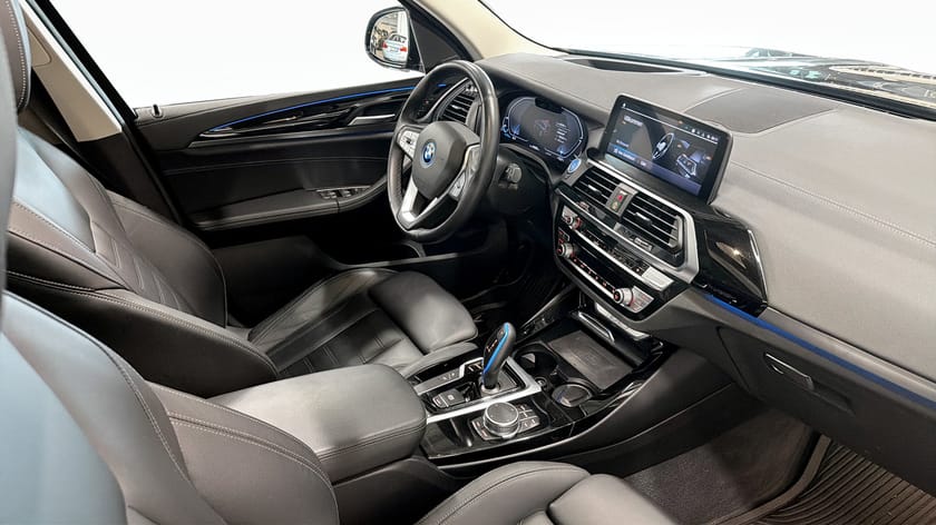 Bild 3 av BMW iX3 286hk Pano HUD H/K DAP 360