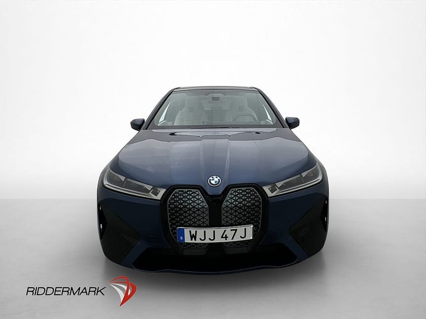 Bild 3 av BMW iX xDrive50 Sport Sky Luftfjädring H/K Dragkrok 360 MOMS