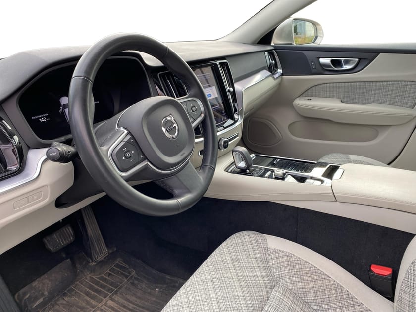 Bild 2 av Volvo V60 Recharge T6 II Core Edition