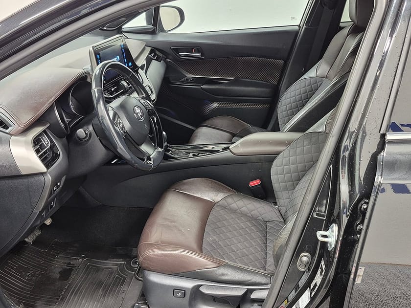 Bild 2 av Toyota C-HR Hybrid 122HK Executive