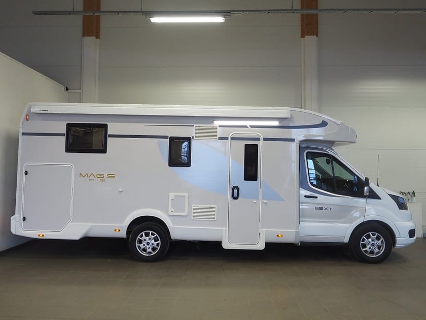 Bild 2 av Caravans International Campervan Ford Ci Magis 65 XT AUT I 160hk I Queenbädd I Markis I Taksäng I 3500kg
