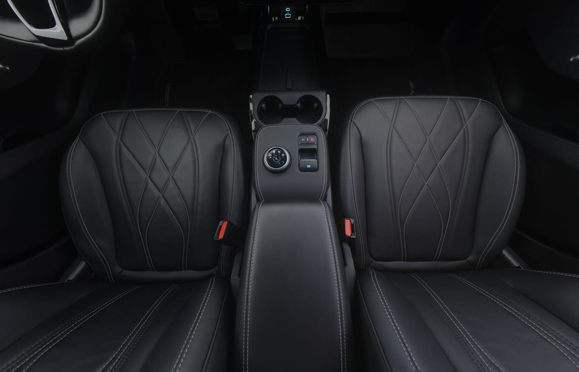 Ford Mustang Mach-E 2022 - miniatyr 9