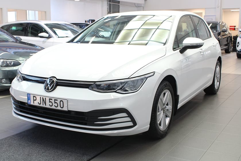 Bild 1 av Volkswagen Golf 1.0 eTSI OPF Base Cockpit/Navi