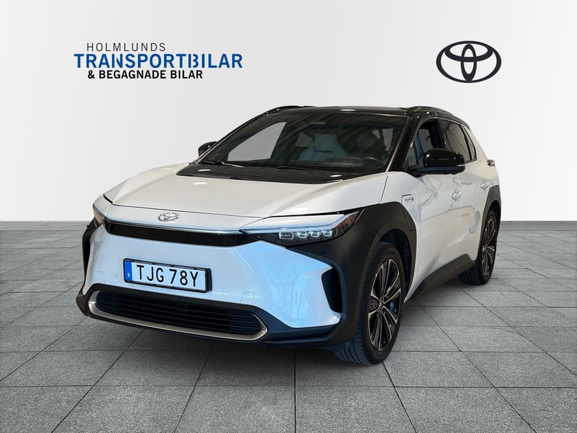 Bild 1 av Toyota bZ4X Executive 20 tums panoramatak Drag V-hjul