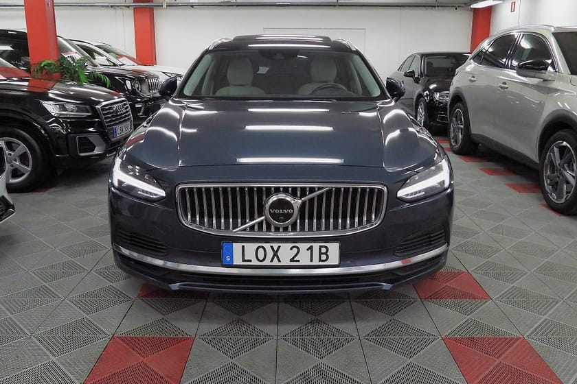 Bild 3 av Volvo V90 Recharge T6 AWD INSCRIPTION SoV Hjul 360° kam Panoram