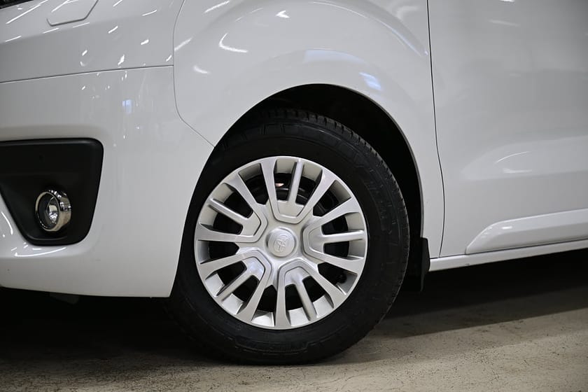 Bild 3 av Toyota Proace Verso 2.0 D-4D 144HK L2|Automat|9-Sits|Dubbeldörr|Leasbar