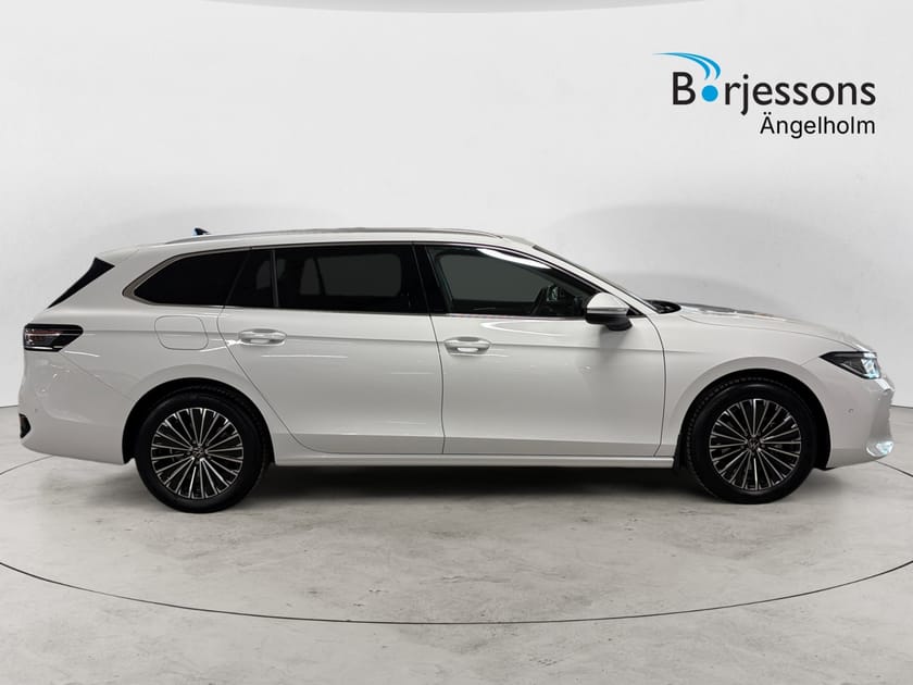 Bild 2 av Volkswagen Passat Sportscombi 1,5 eTSI 150HK DSG Elegance