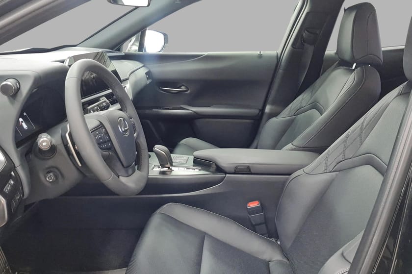 Bilde 4 av Lexus UX 300e Edition35 - Skinn - Ventilerte seter - Kamera - Cruise