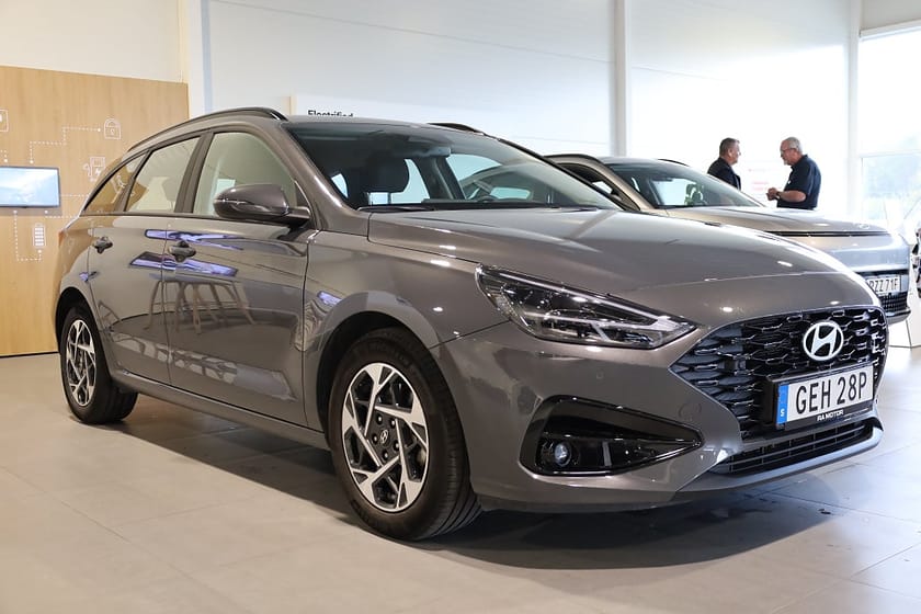 Bild 4 av Hyundai i30 Kombi 1,0 T-GDi MHEV Essential Aut Navi Kamera