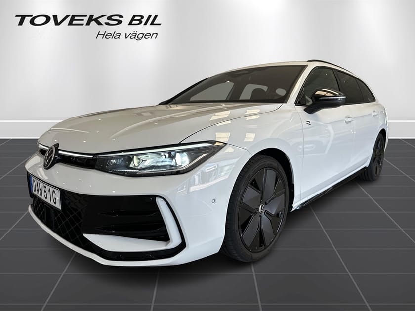 Bild 1 av Volkswagen Passat Sportscombi R-LINE TSI 150hk Drag|Värmare|Kamera