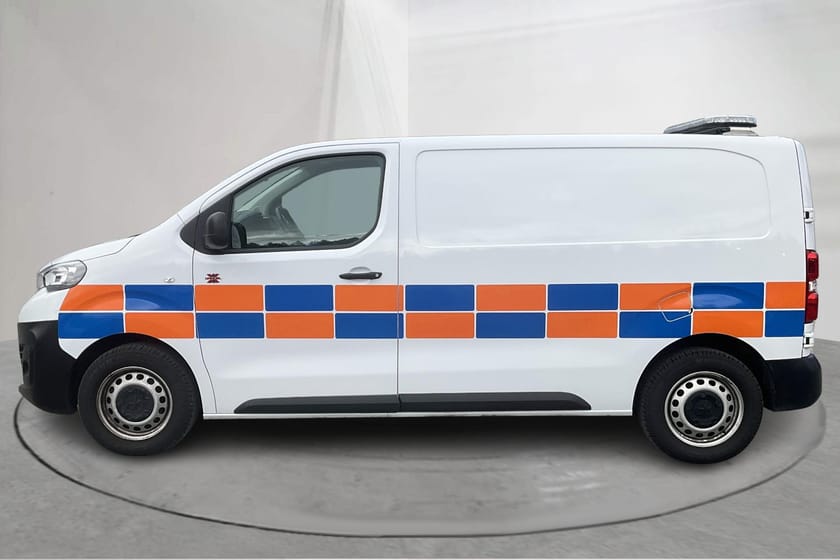 Bild 2 av Peugeot Expert Utökad Last BlueHDi Skåp 4x4 (145hk) L2 Värmare Drag