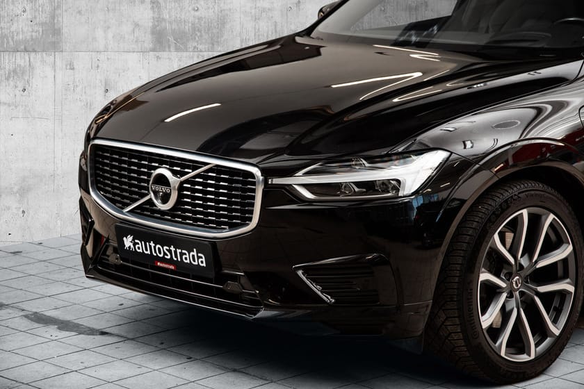 Bilde 2 av Volvo XC60 T8 R-Design, Luftfj, Head-Up, 360` kamera, H.F, Soltak