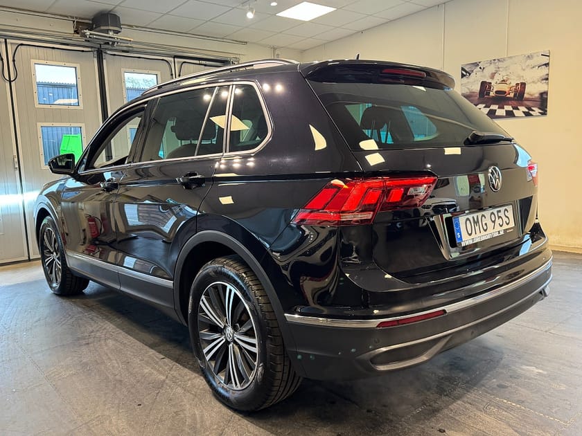 Bild 3 av Volkswagen Tiguan 1.5 TSI ACT Aut Drag B-kamera Carplay 150hk