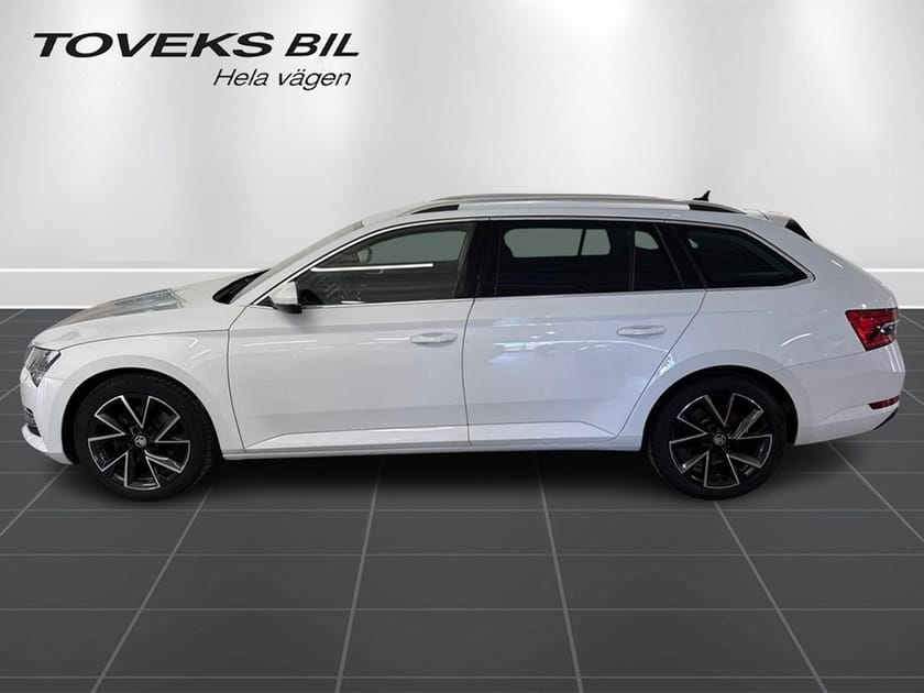 Bild 4 av Škoda Superb Kombi STYLE 2,0 TDI 200 HK I Drag