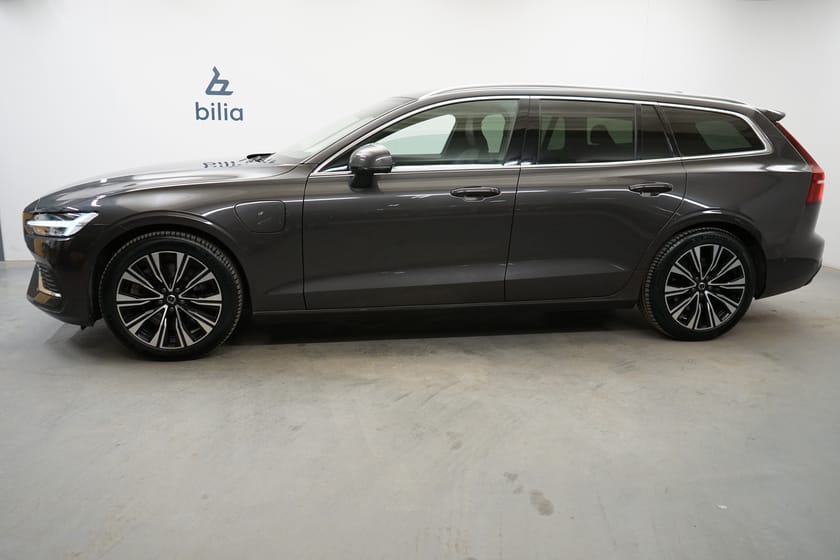 Bild 2 av Volvo V60 Recharge T6 Core Edition, Dragkrok, Baklucka elmanövrerad
