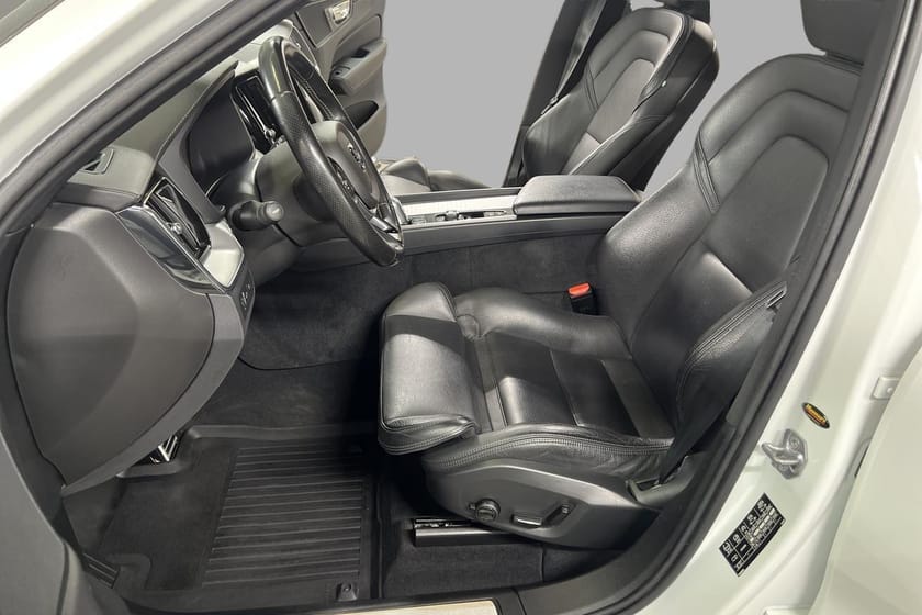 Bilde 5 av Volvo XC60 T8 390HK, R-Design, 21", 360kamera, Krok, ACC, Pilot++