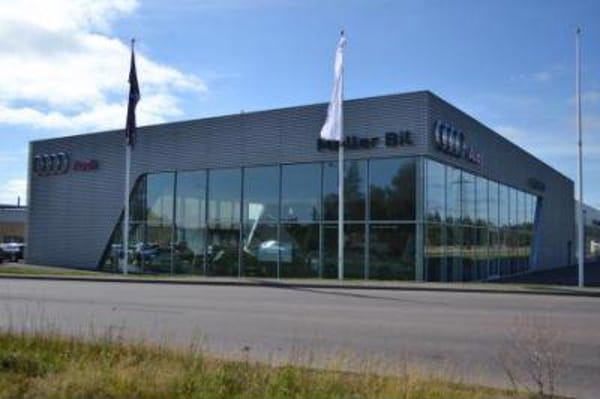 Hjärtligt välkommen till Möller Bil Audi Västerås. 