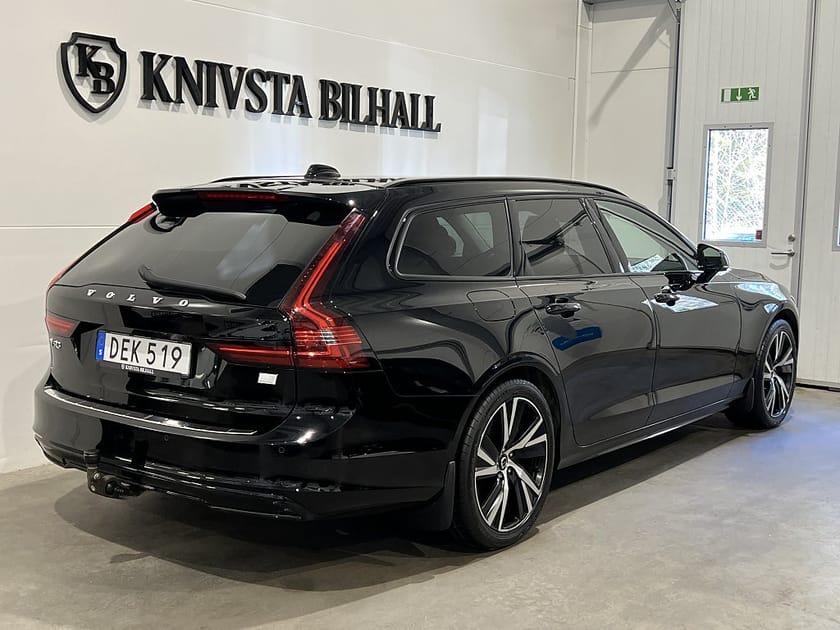 Bild 4 av Volvo V90 Recharge T6 AWD Plus Dark Leasbar Drag 350hk