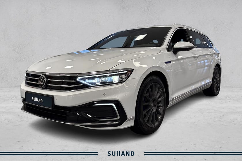 Bilde 1 av Volkswagen Passat Variant GTE 218hk | skinn | Exclusive | Krok | Webasto | Kamera
