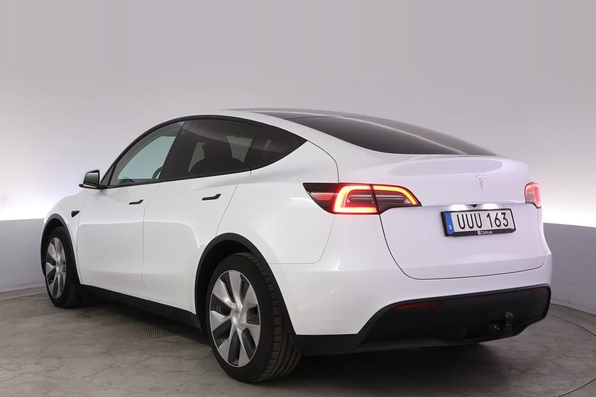 Bild 4 av Tesla Model Y Standard Range RWD Autopilot Panorama Drag