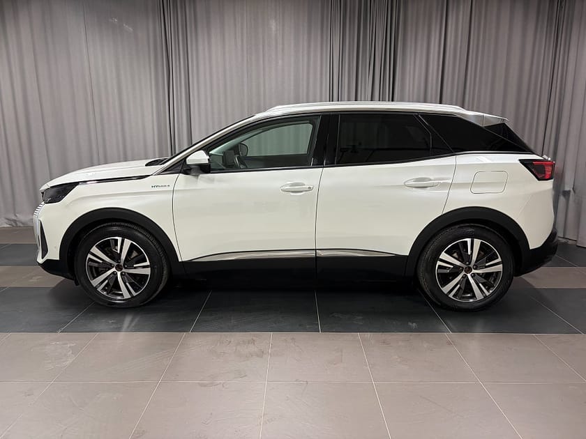 Bild 2 av Peugeot 3008 HYBRID4 300 ALLURE PACK Hybrid 4 AWD Dragkrok Vinterhjul