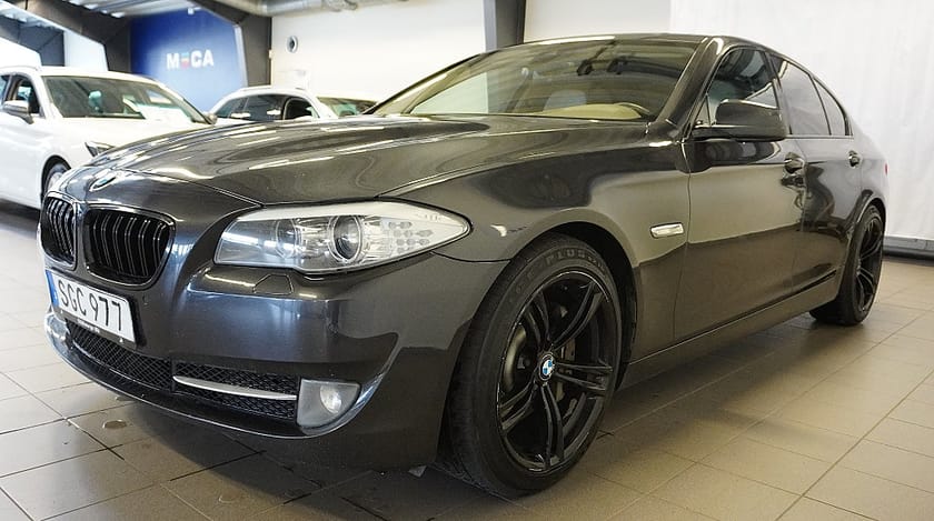 Bild 3 av BMW 530d xDrive Sedan 530 Steptronic NAVI/DRAG/NYSERVAD