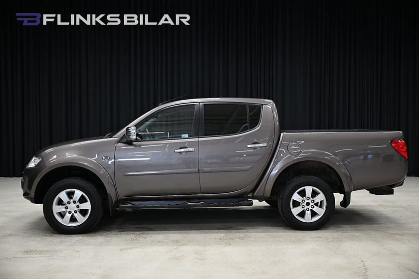 Bild 2 av Mitsubishi L200 Dubbelhytt 2.5 4x4 178HK Automat|Dubbelhytt|Drag|M-Värmare|Rolltop
