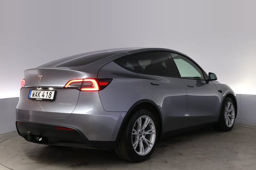 Bild 5 av Tesla Model Y Long Range AWD Autopilot Pano Drag