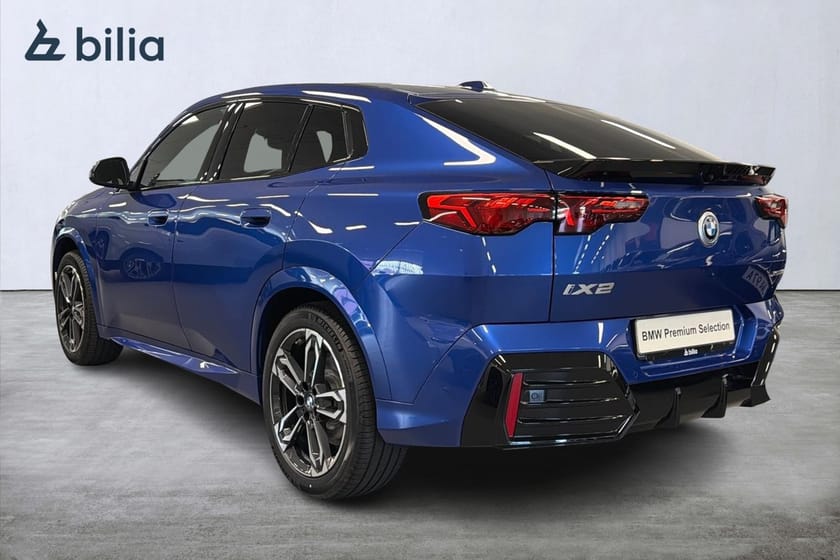 Bild 2 av BMW iX2 xDrive30 xDrive 30 M-sport | Drag | Aktiv farth. | Backkamera