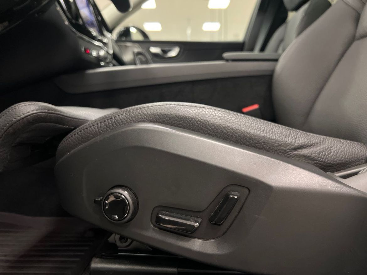 Volvo XC60 2025 - miniatyr 11