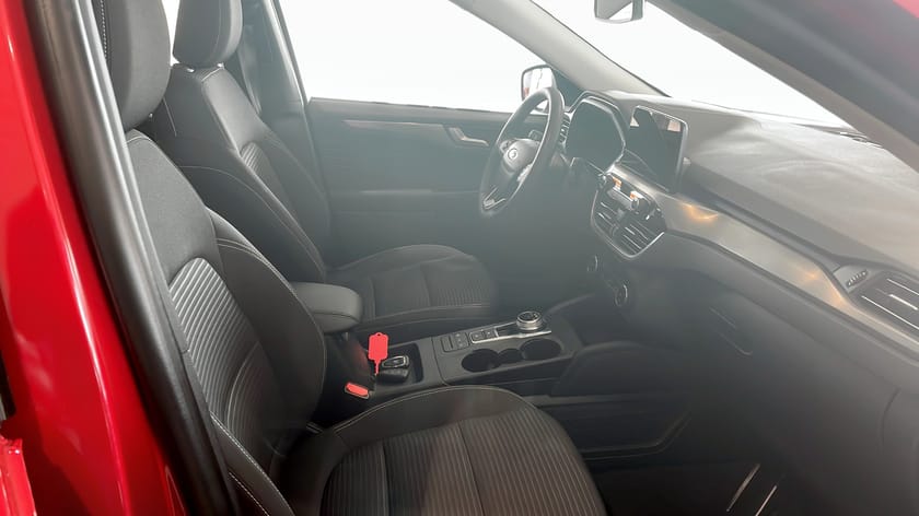 Bild 3 av Ford Kuga Plug-In Hybrid 225hk Titanium pHev 64km Range Årsskatt 360kr