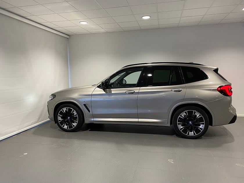 Bild 2 av BMW iX3 Head Up Display Panorama H/K 360 Kamera Adp Farthållare