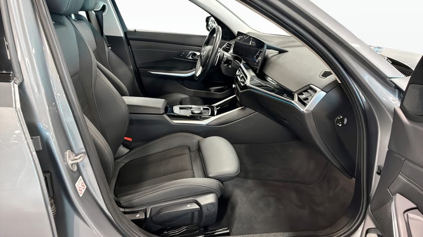 Bild 3 av BMW 330e xDrive Touring Tour Aktiv Farthålln Stop&Go HiFi Ljud Rattvärme Drag