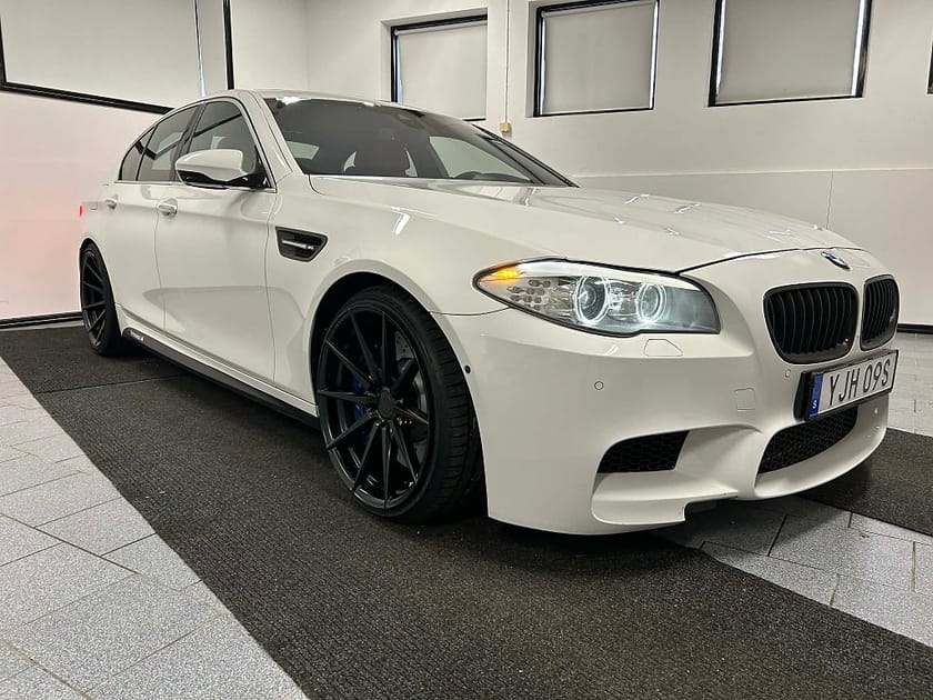 Bild 3 av BMW M5 DCT 560 hk HUD Softclose Euro 6 Mkt påkostad