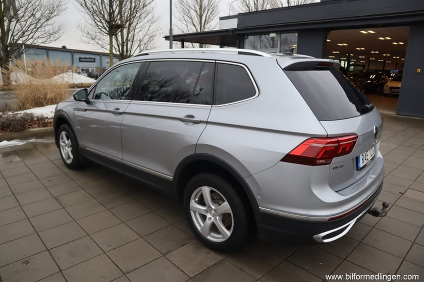 Bild 3 av Volkswagen Tiguan Allspace 7-sätes 2.0 TDI SCR 4Motion 200hk Momsbil 7 sit Elegance Navi Drag 1 Ägare