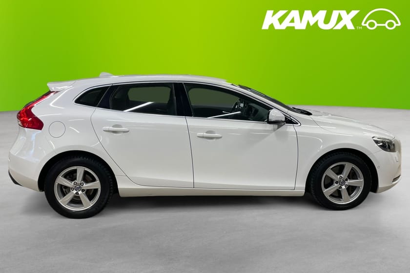 Bild 2 av Volvo V40 D3 150hk Momentum  Värmare Kamera Sensorer