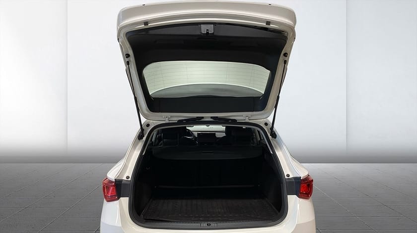 Bild 4 av SEAT Leon Sportstourer ST 2.0 TDI 4D Style Aut Kamera Rattvärme Kupévärm LED